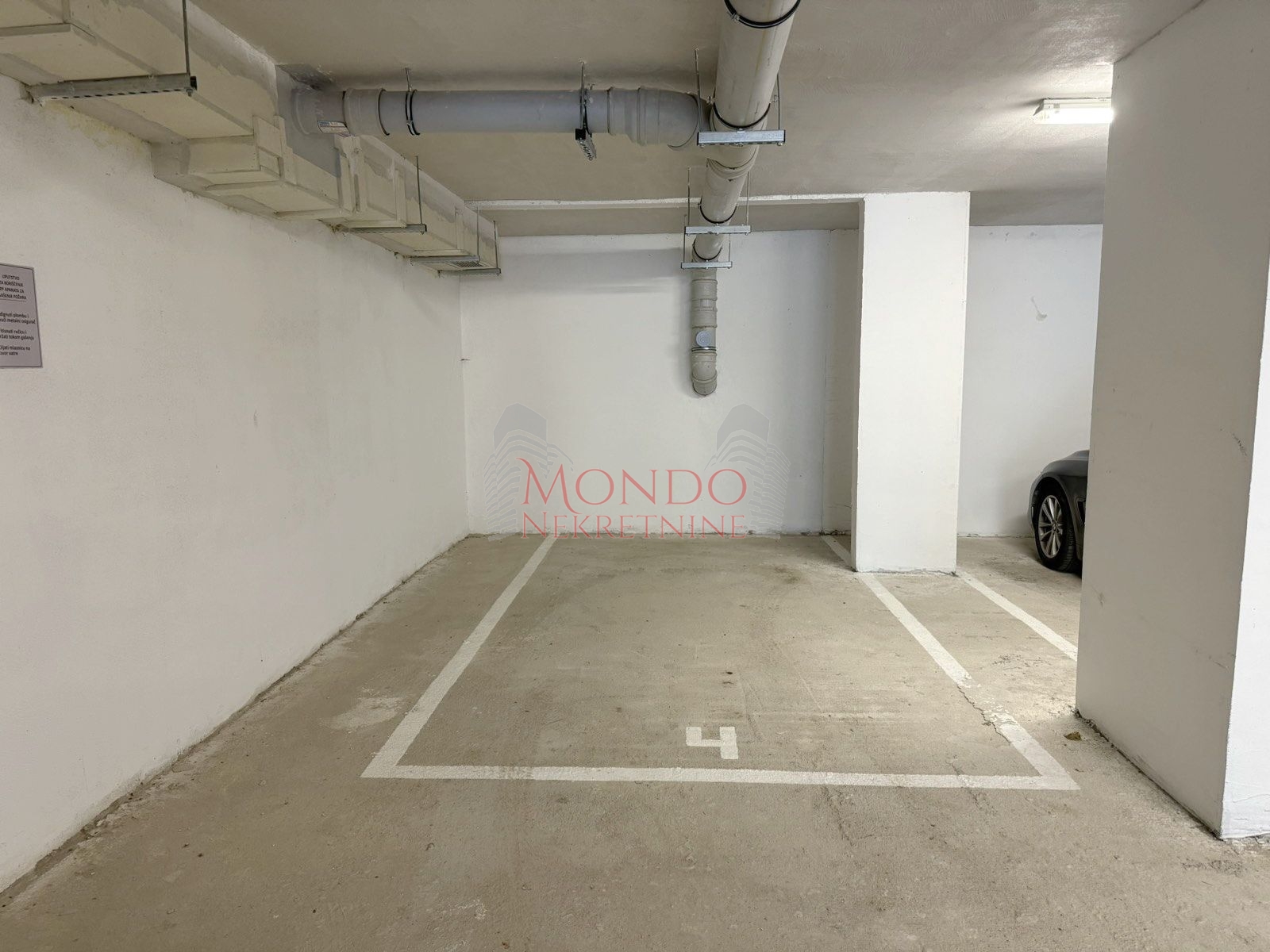 Vise parking mesta u podzemnog garazi, nova zgrada kod Difa i Fznr 4