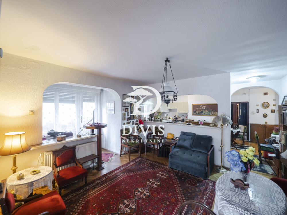 Prodajemo salonski 3 0 stan  80m2  Skadarska ulica 1