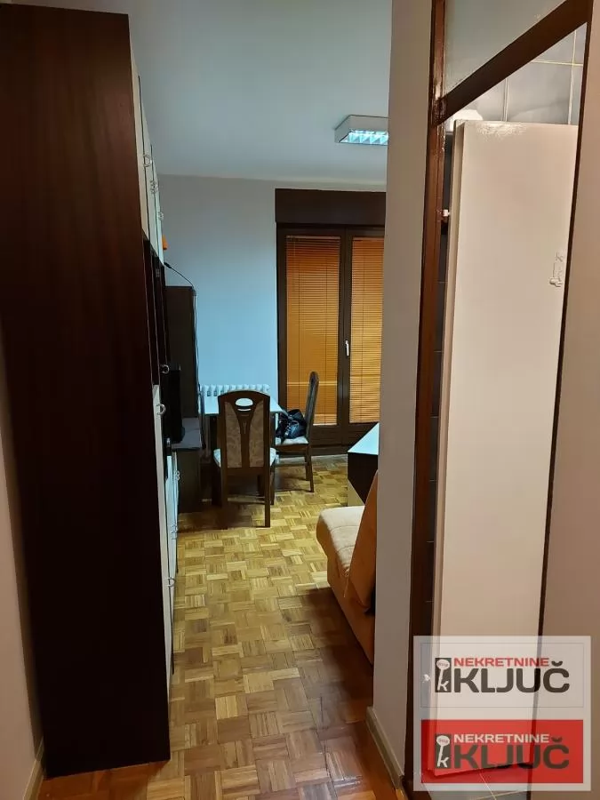 Izdaje se garsonjera preko puta Spensa 2