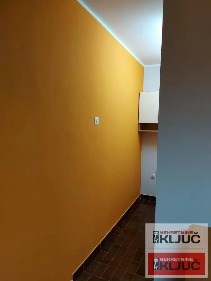 Izdaje se garsonjera preko puta Spensa 5