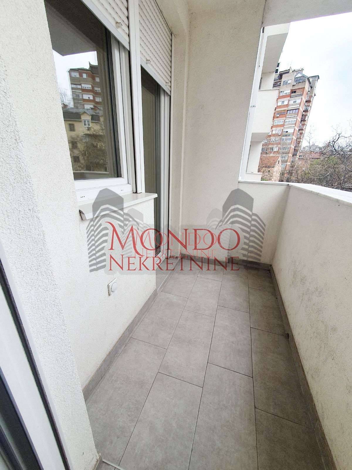 Dvoiposoban stan na Crvenom pevcu 17