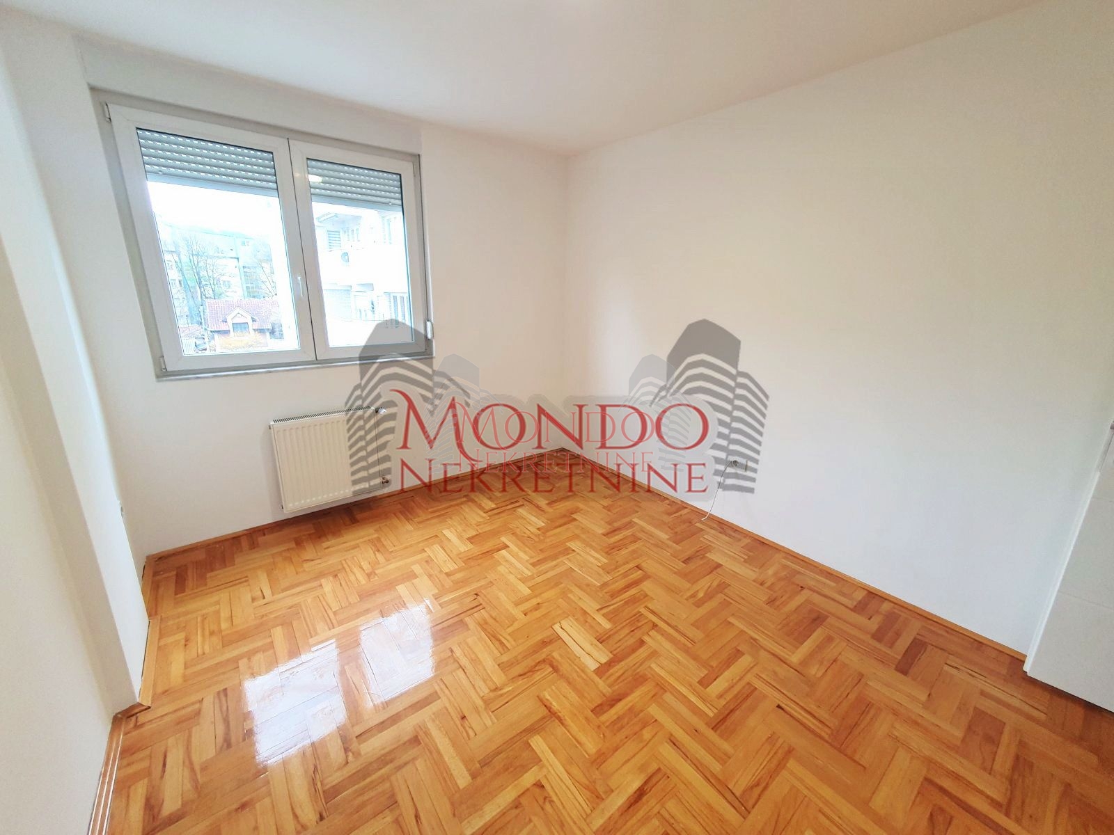 Dvoiposoban stan na Crvenom pevcu 9