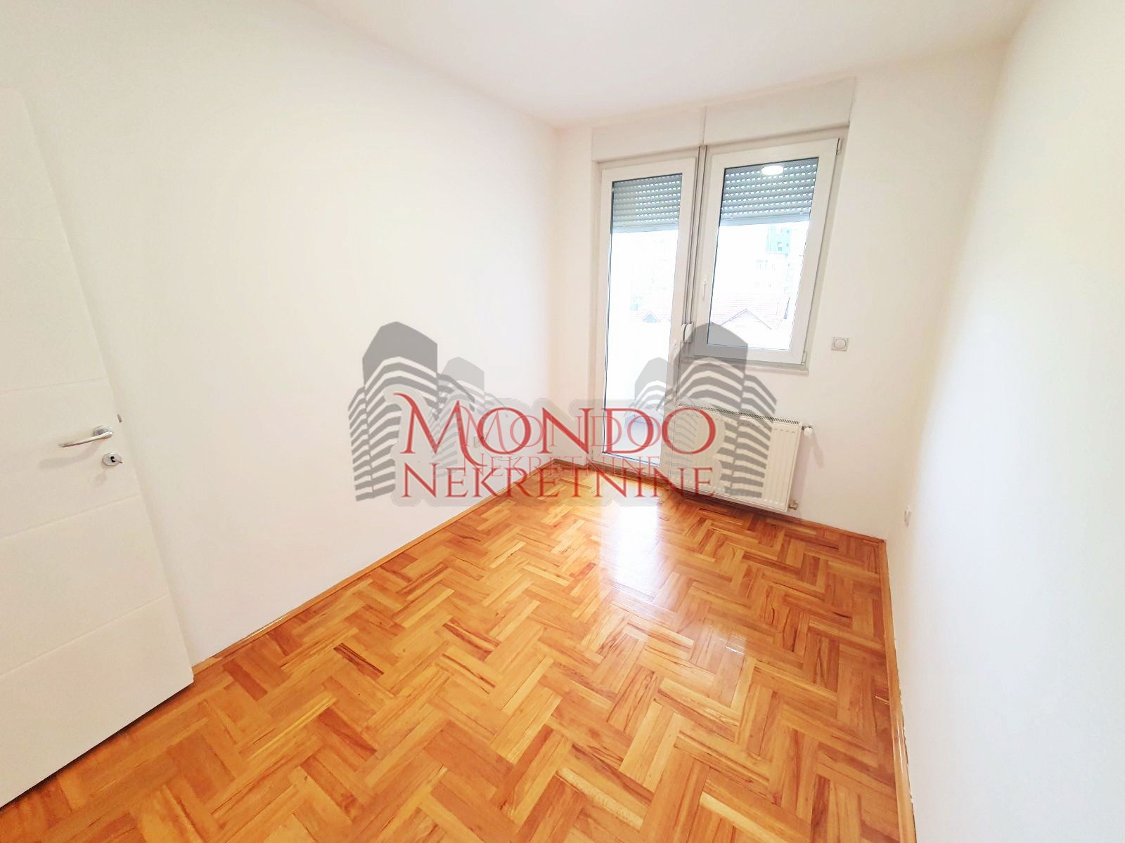 Dvioposoban nenamešten stan na Crvenom Pevcu 7