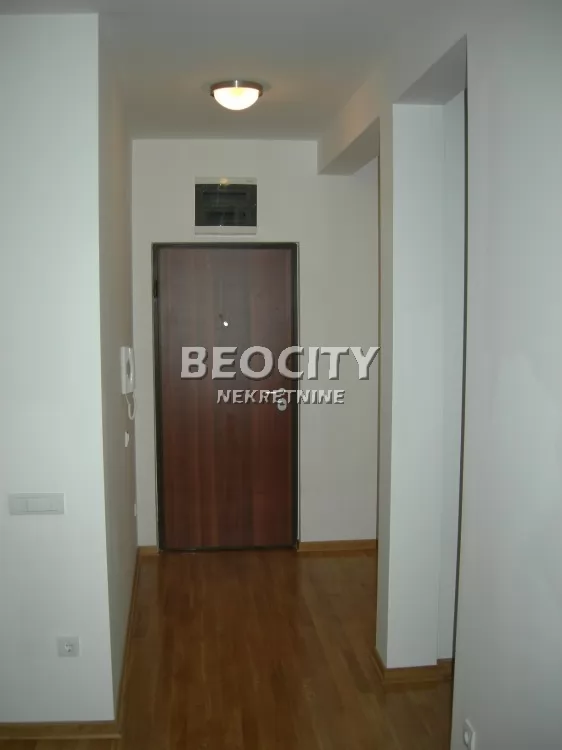 Trosoban stan, 88 m2, Lekino brdo, Gospodara Vučića ID: 18649 9