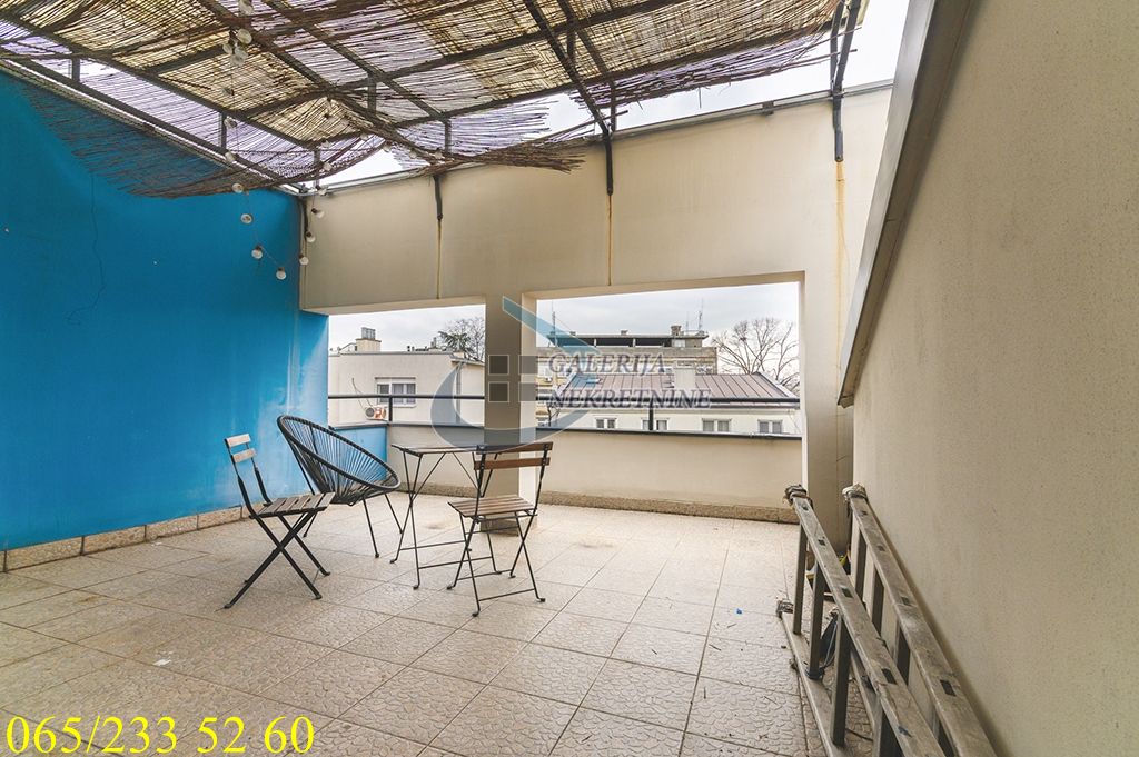 Voždovac  Autokomanda   Mitropolita Stratimirovića 101m2 5