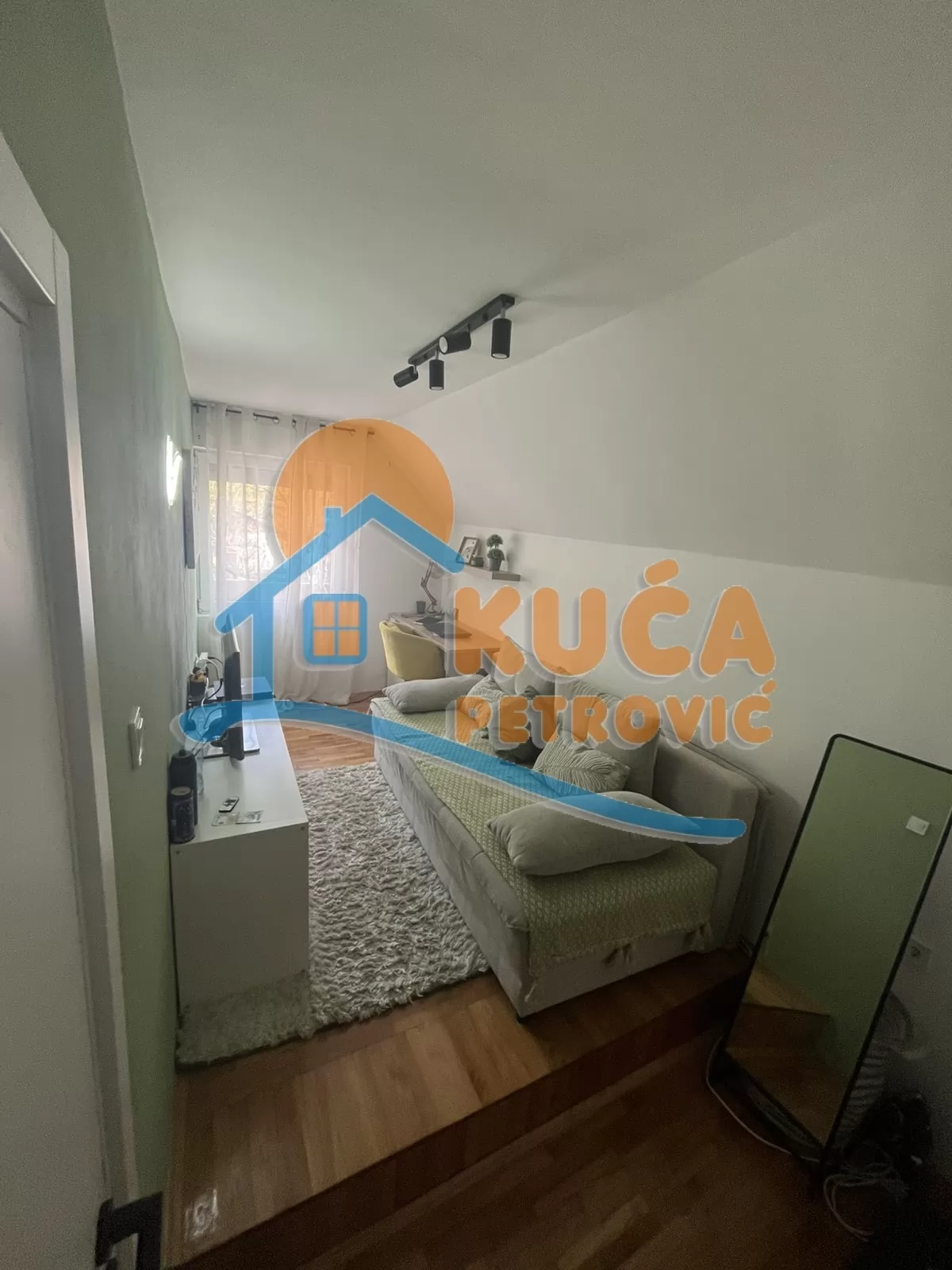 Dvosoban stan, 63 m2, Čamurlija, Dobrička ID: i-016185 10