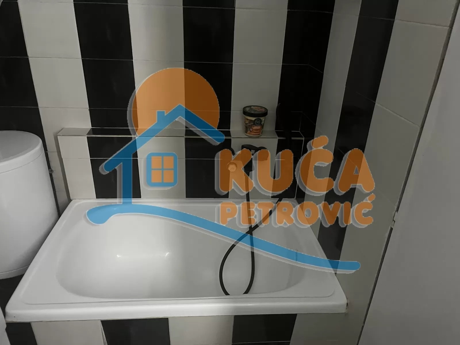 Dvosoban stan, 63 m2, Čamurlija, Dobrička ID: i-016185 15