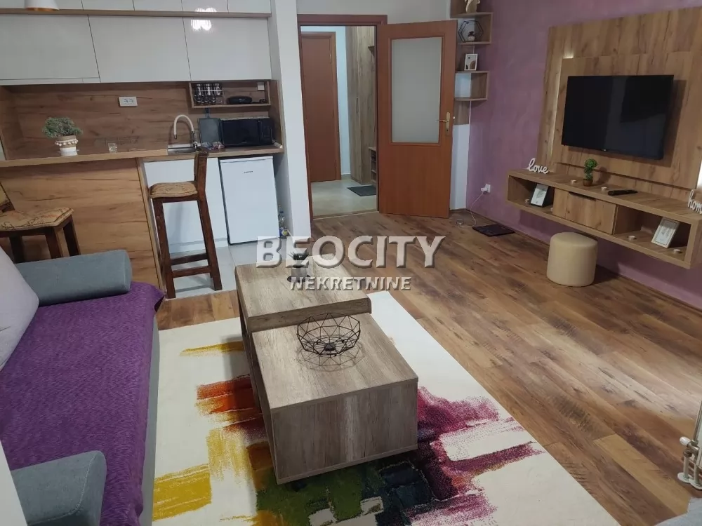 Jednosoban stan, 30 m2, Grbavica, Bulevar Cara Lazara ID: 130959 1