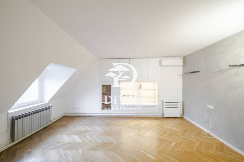 Trosoban stan sa pogledom na Kalemegdan  83m2 2