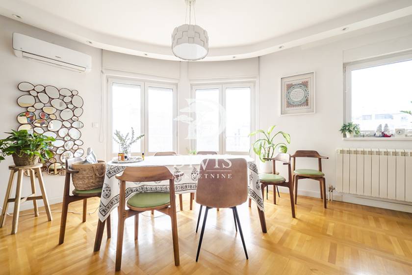 Trosoban stan sa velikom terasom na Vračaru 87m2 5