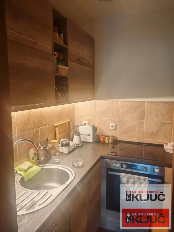 SAJMIŠTE, 40m2, Jednoiposoban, Bulevar Kralja Petra I 3