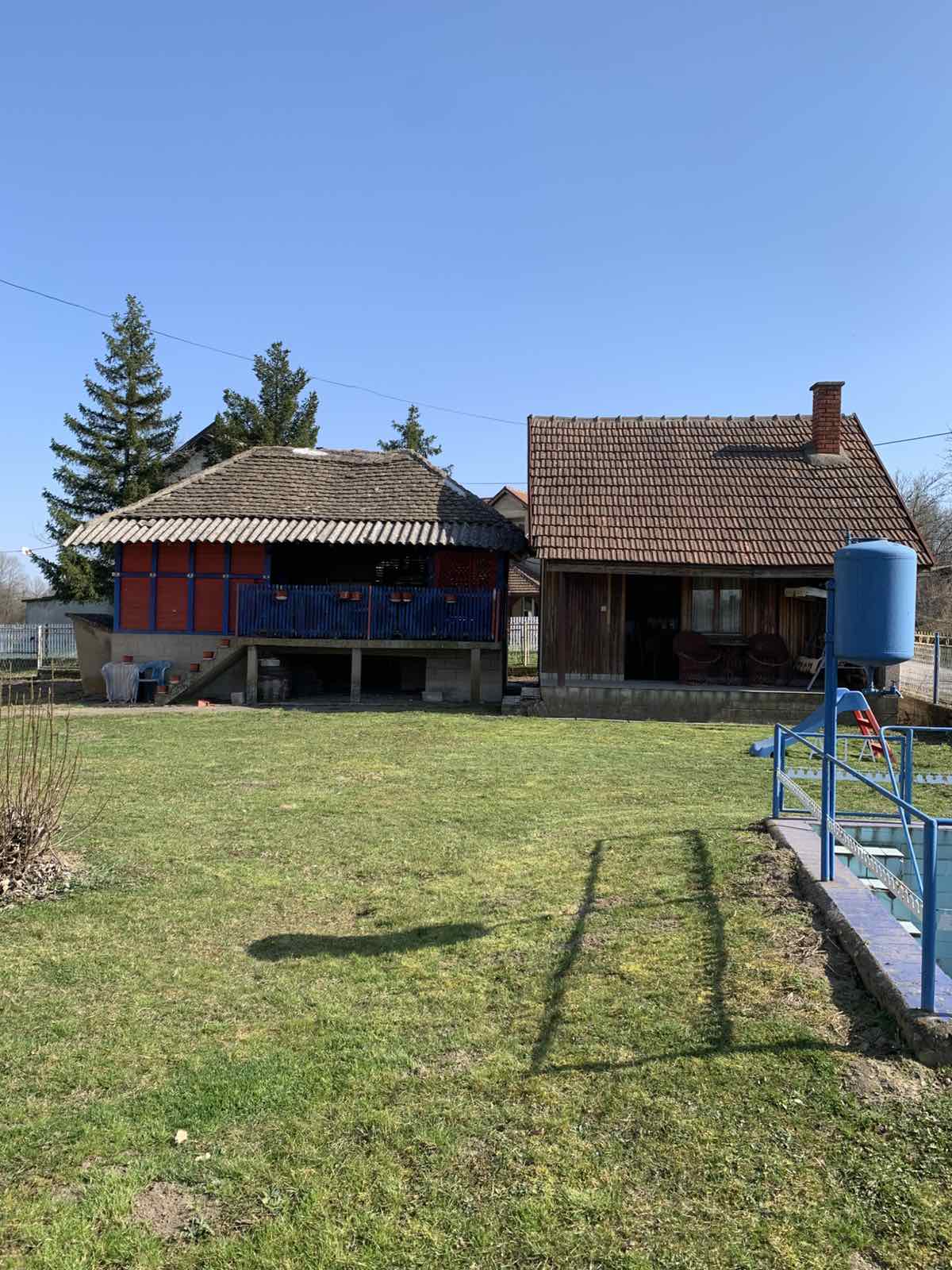 Prodajem domacinstvo u Velikim Crljenima 2