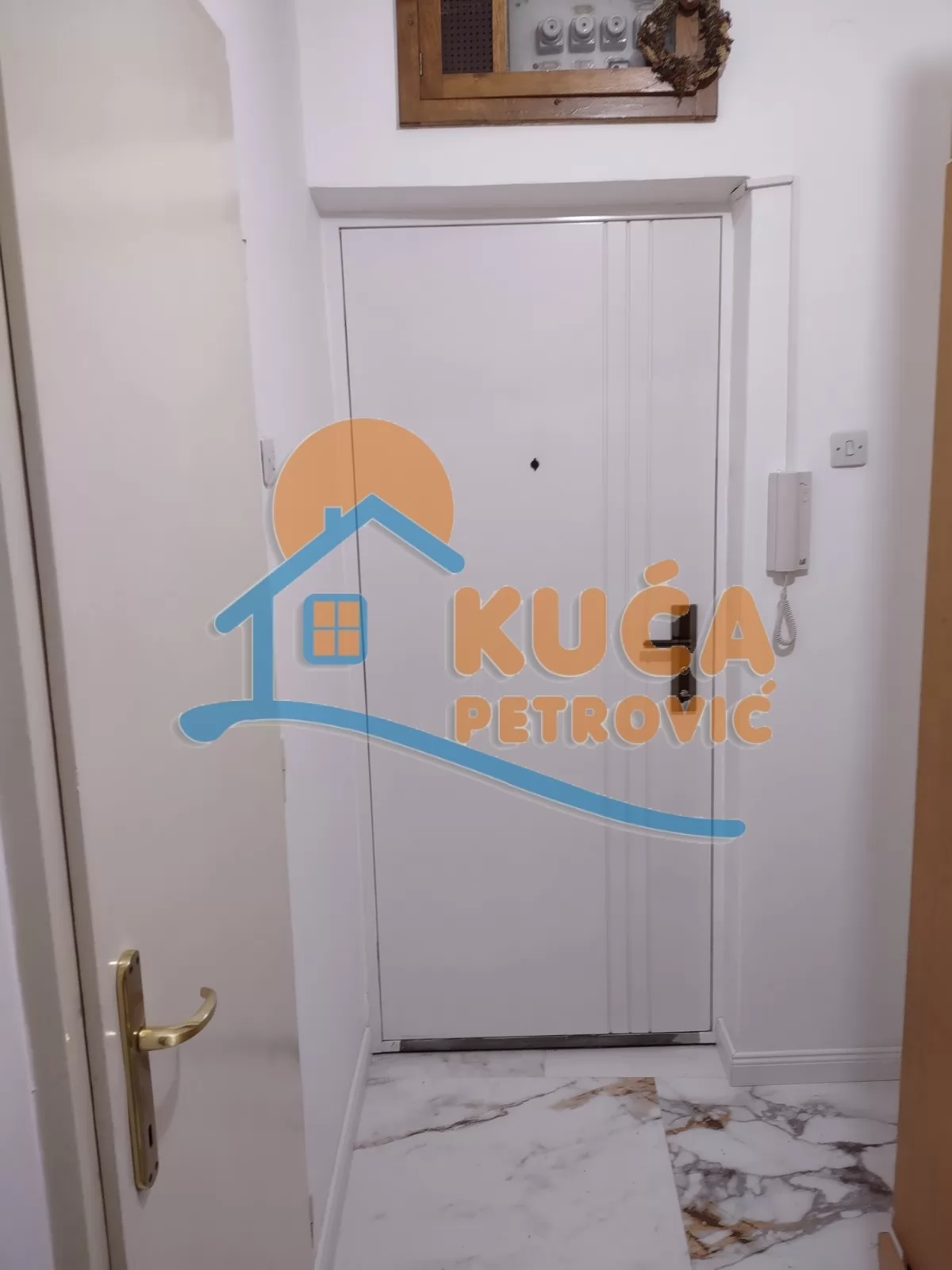 četvorosoban stan, 83 m2, Medijana, Sokolska ID: p-016195 9