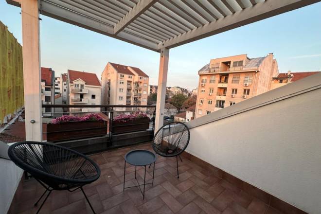 Nov 3 0 dupleks sa dve terase na Lekinom brdu 99m2 5