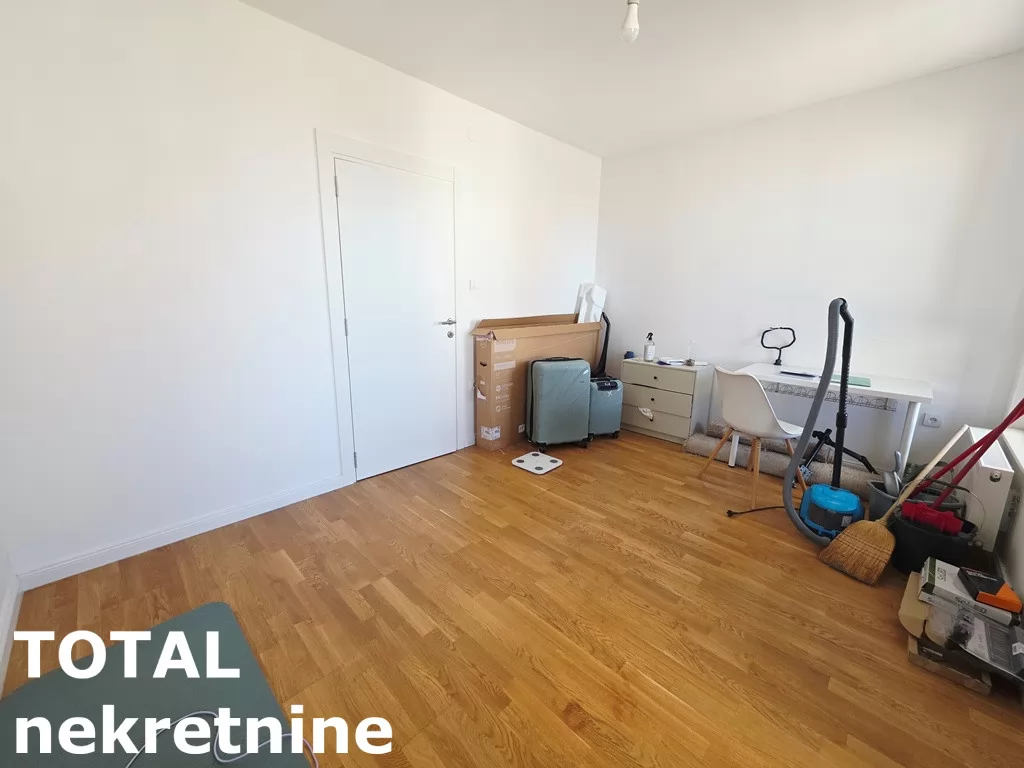 Stan,NOVI SAD,BULEVAR PATRIJARHA PAVLA,kv: 65.00, € 165000, ID: 1102506 6