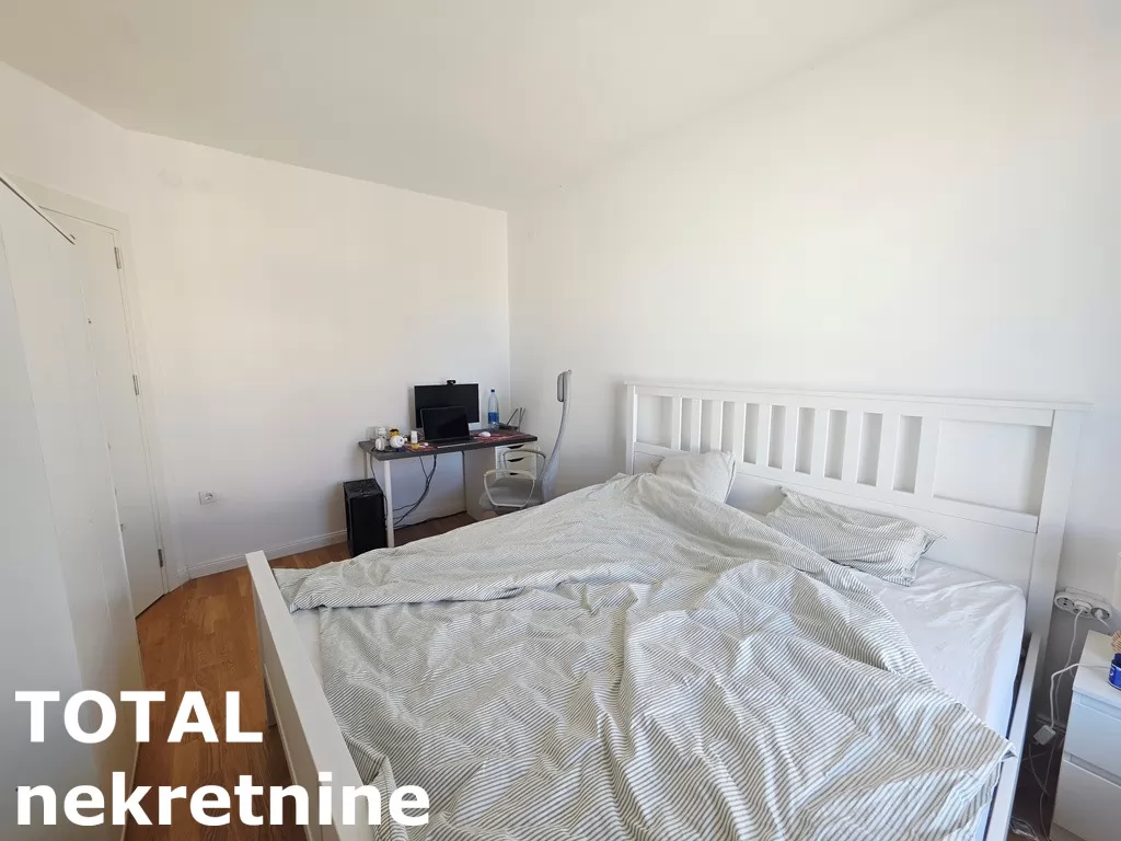 Stan,NOVI SAD,BULEVAR PATRIJARHA PAVLA,kv: 65.00, € 165000, ID: 1102506 8