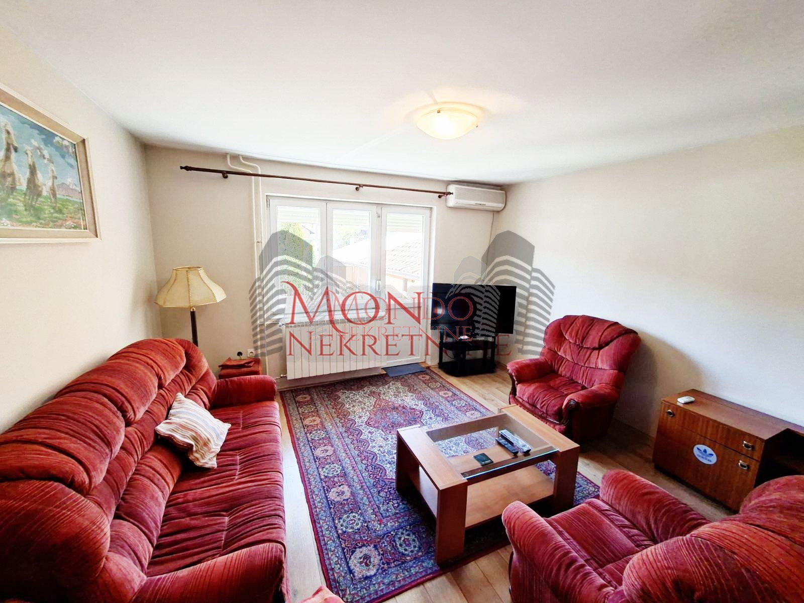 Dvoiposoban stan u kući na Trošarini 2