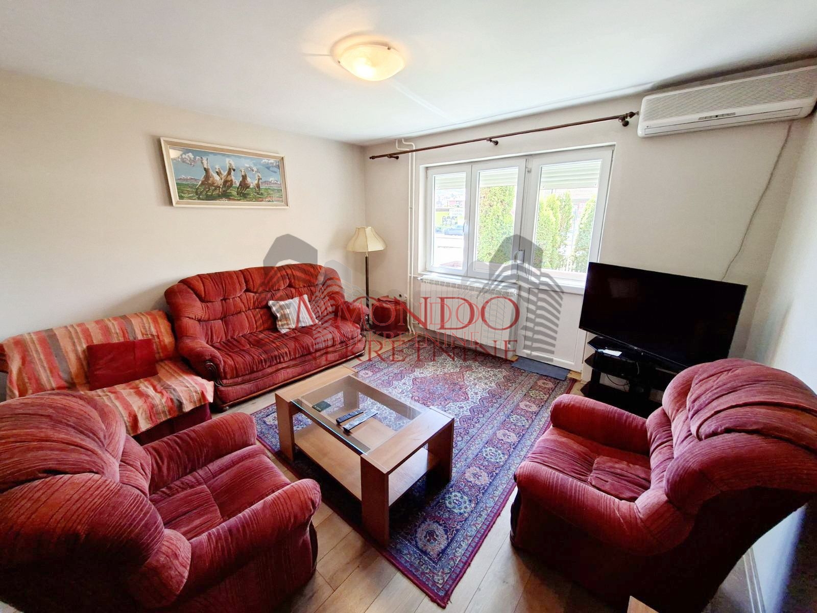 Dvoiposoban stan u kući na Trošarini 1