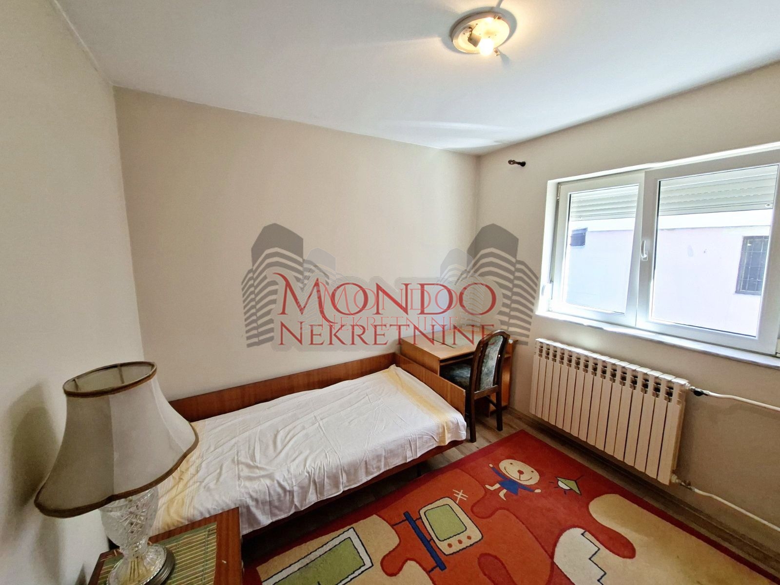 Dvoiposoban stan u kući na Trošarini 8