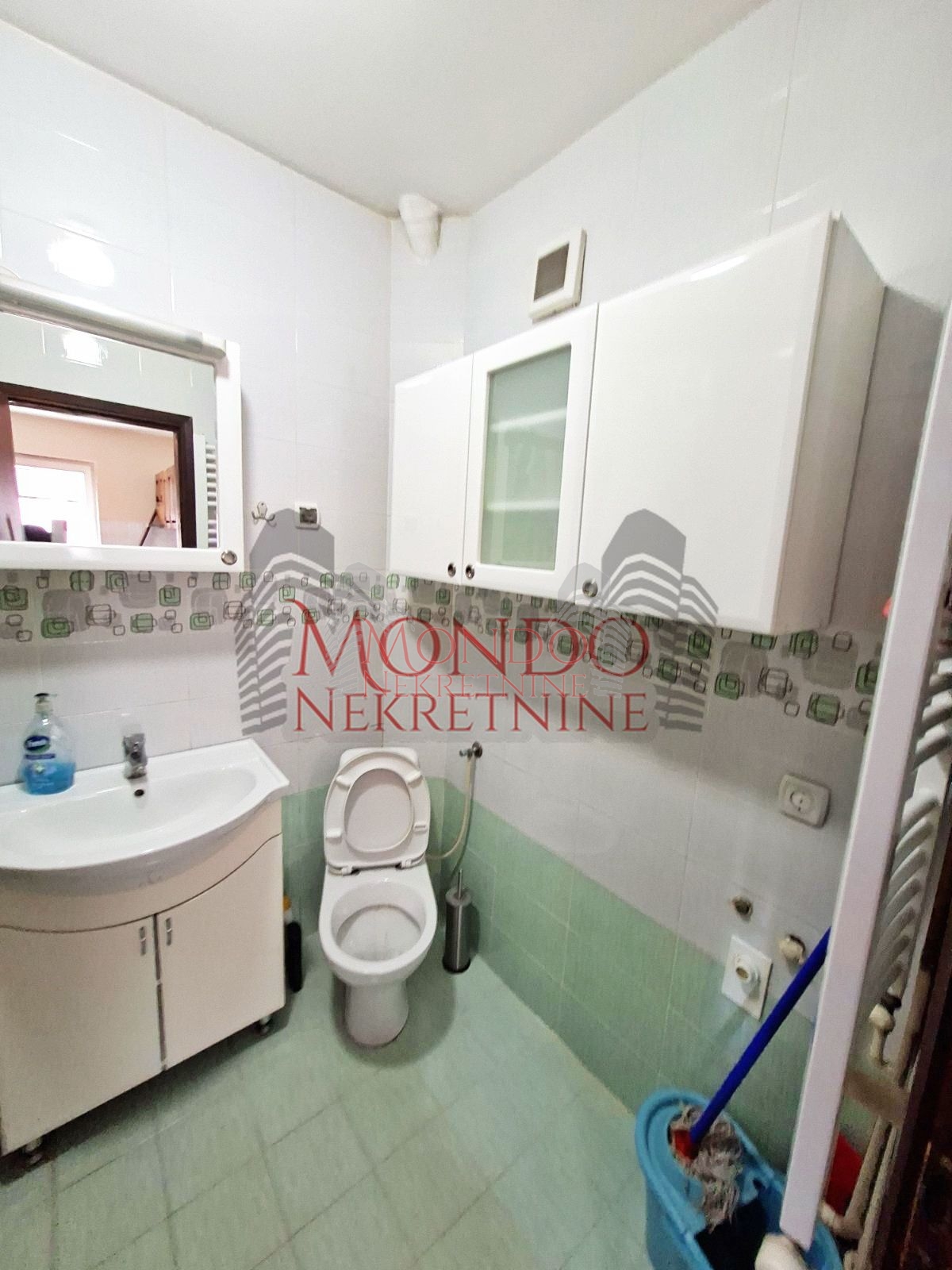 Dvoiposoban stan u kući na Trošarini 12