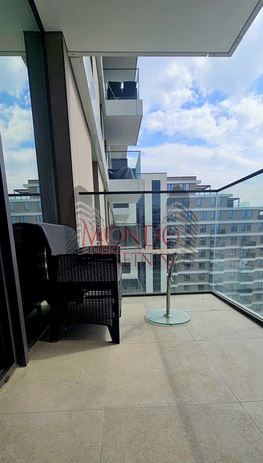 Izdaje se garsonjera u Planet Residence, Niš 13