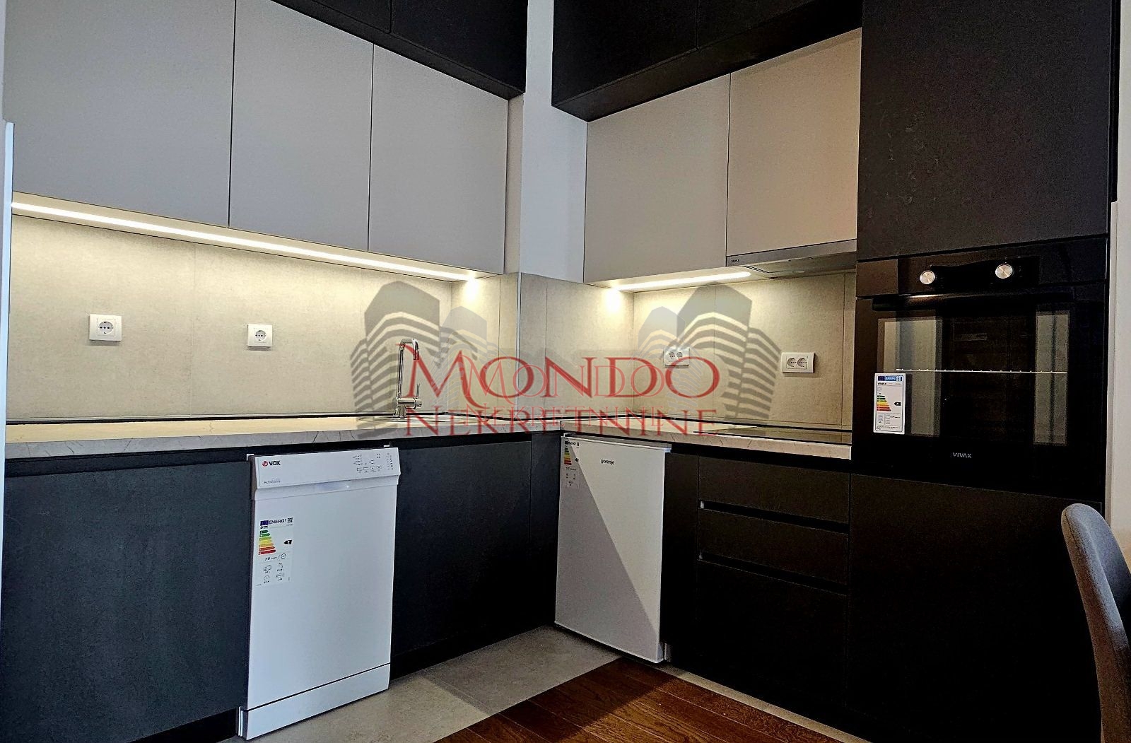 Izdaje se garsonjera u Planet Residence, Niš 6