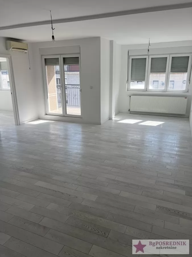 Stari grad, Gundulićev venac, Žorža Klemensoa, 72m2 1