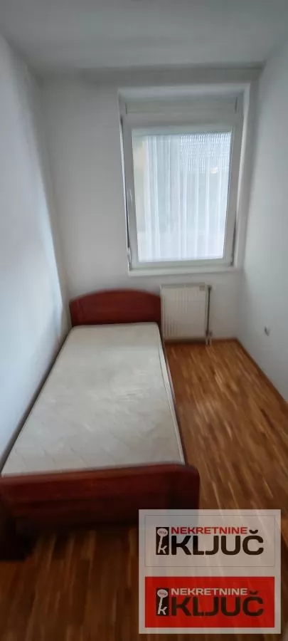 Dobar Jednoipopsoban stan u blizini Z.stanice/kod LIDLA/ 6