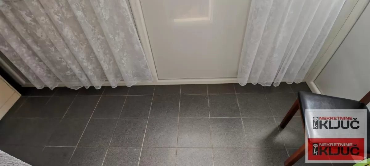 Dobar Jednoipopsoban stan u blizini Z.stanice/kod LIDLA/ 8