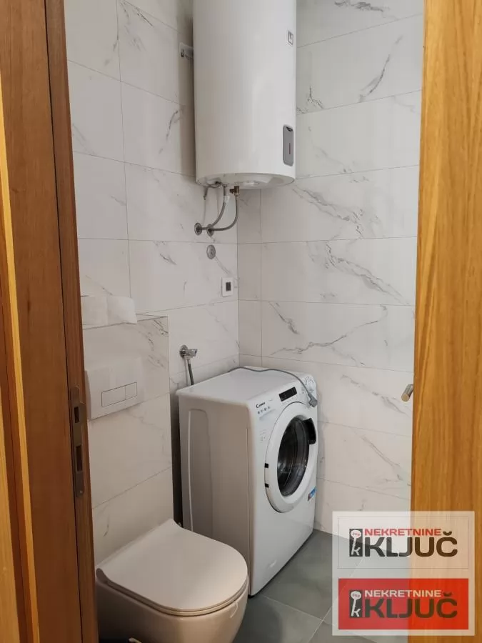 Odlicna NOVA garsonjera na Bulevaru Evrope 5