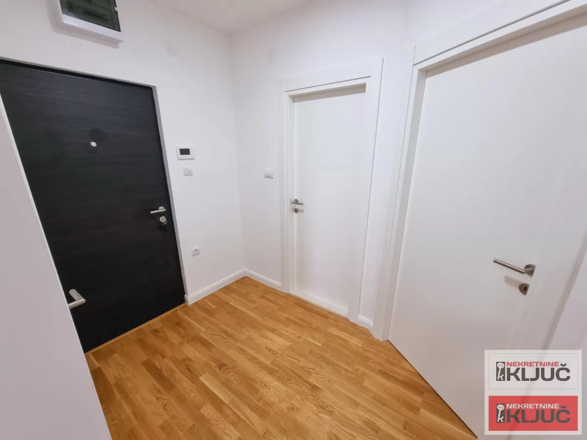 SOMBORSKI BULEVAR, 63m2, Trosoban, Noviji 6