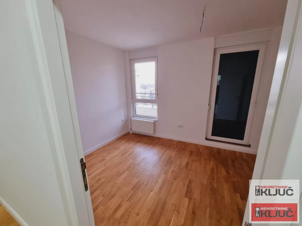 SOMBORSKI BULEVAR, 63m2, Trosoban, Noviji 8