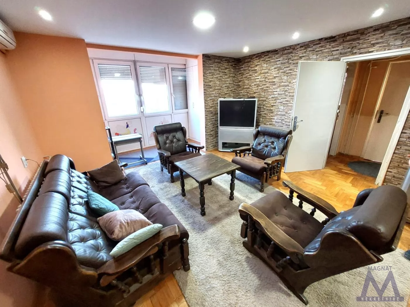 Stan,NOVI SAD,BULEVAR,kv: 64, € 500, ID: 9101934 2