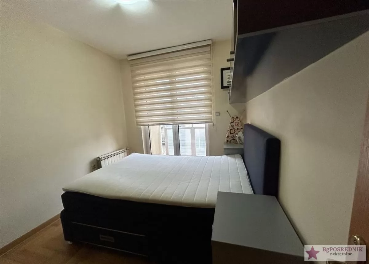 STAN SA GARAŽNIM MESTOM! 2