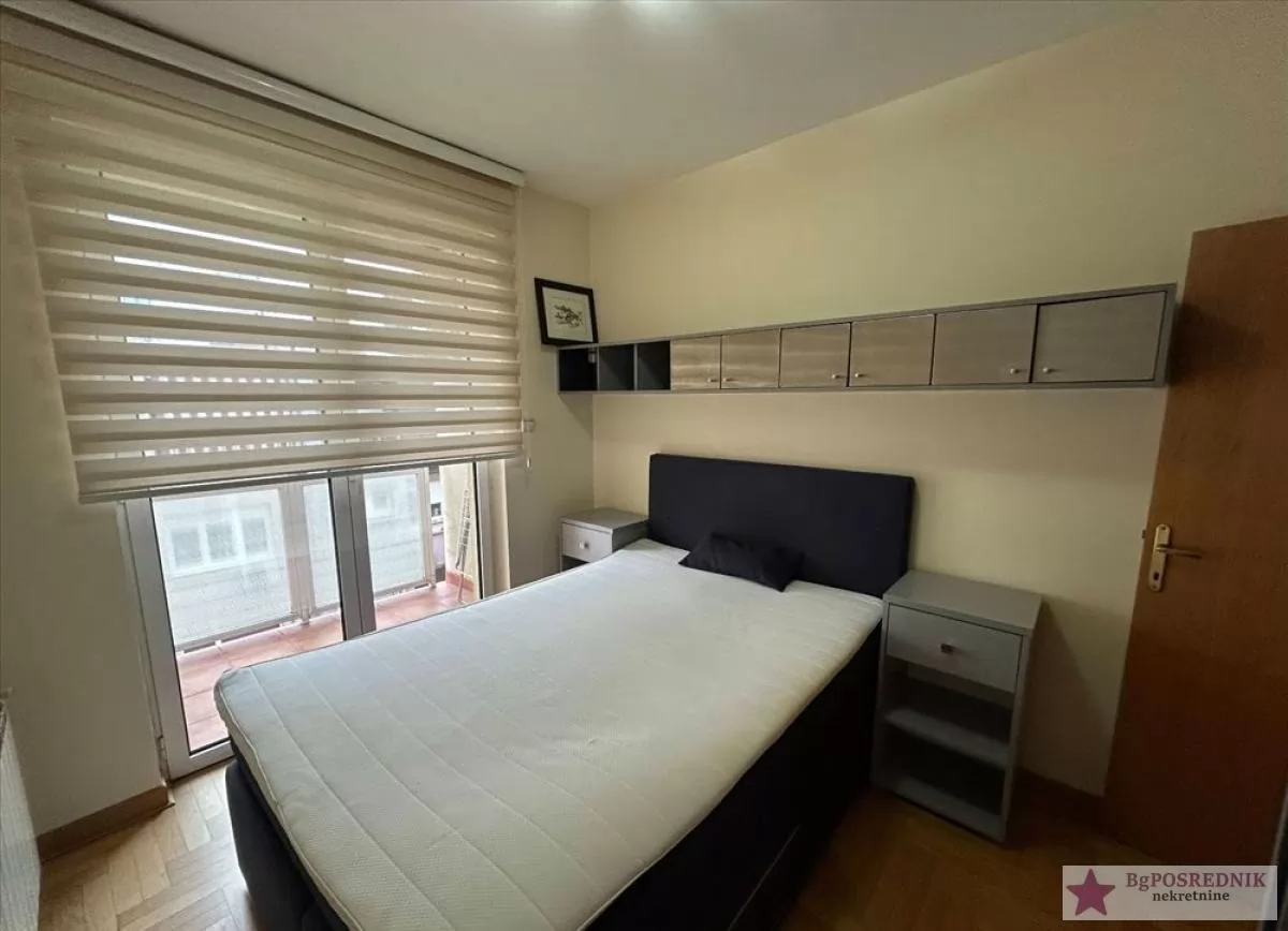 STAN SA GARAŽNIM MESTOM! 3