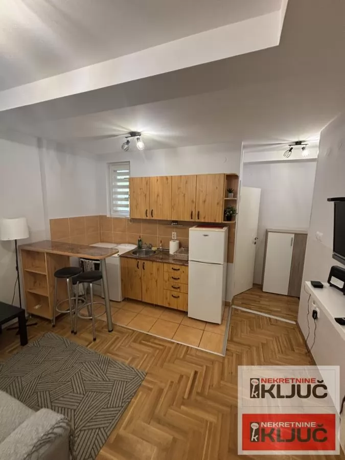 CENTAR, 25m2, Jednoiposoban, Namešten 2