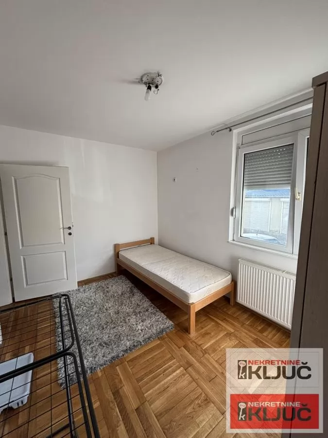 Dobar jednoiposoban stan na Grbavici 5