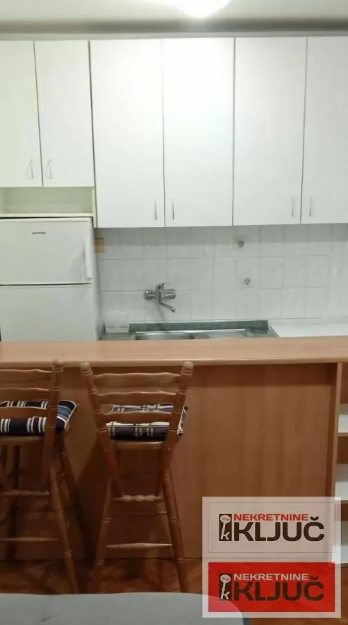 Dobra garsonjera u blizini Futoske pijace 3