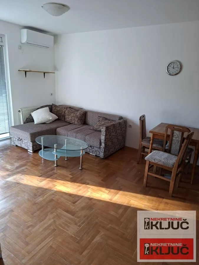 Odlican stan na Novom naselju 1