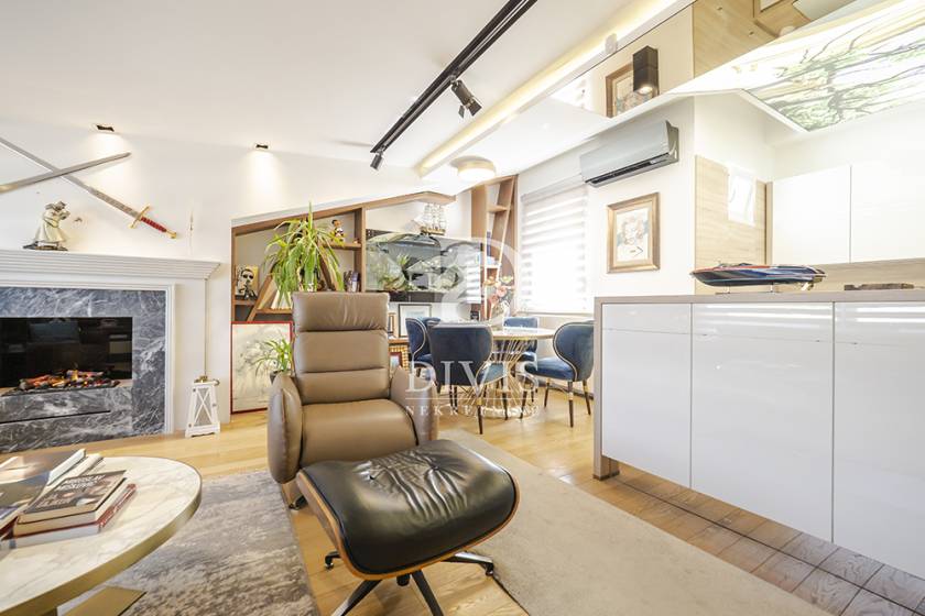 Prodajemo namešten 3 0 stan  83m2  Šumatovačka ulica  garaža 3