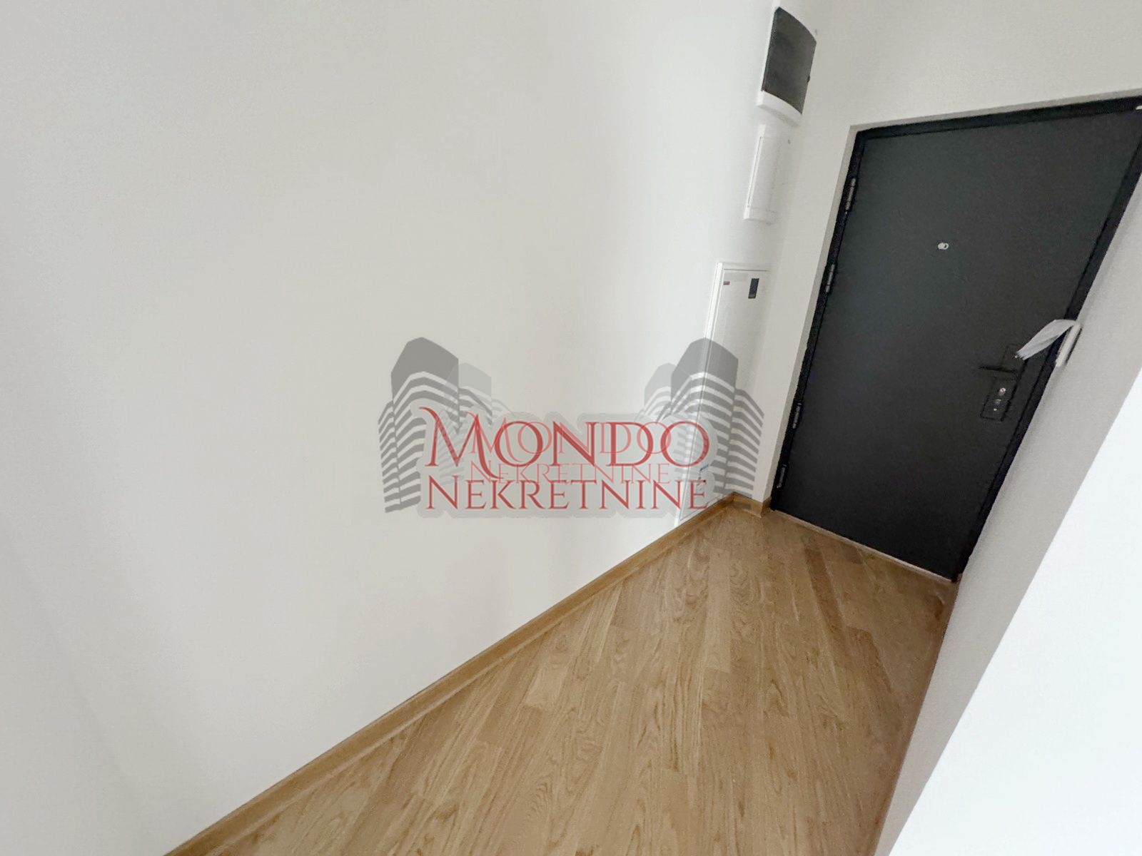 Cetvorosoban nov stan u centru grada kod Doma zdravlja 8