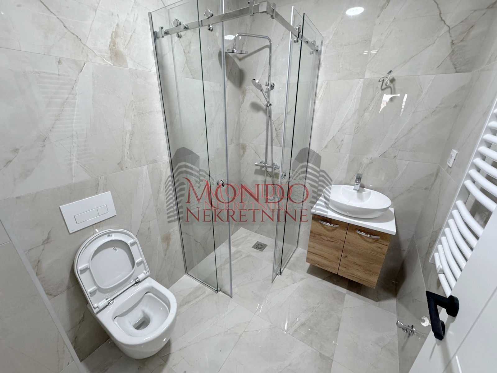 Cetvorosoban nov stan u centru grada kod Doma zdravlja 13