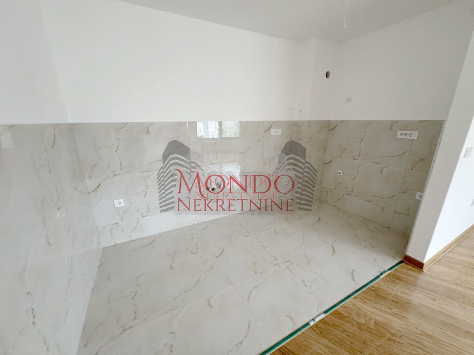 Cetvorosoban nov stan u centru grada kod Doma zdravlja 2