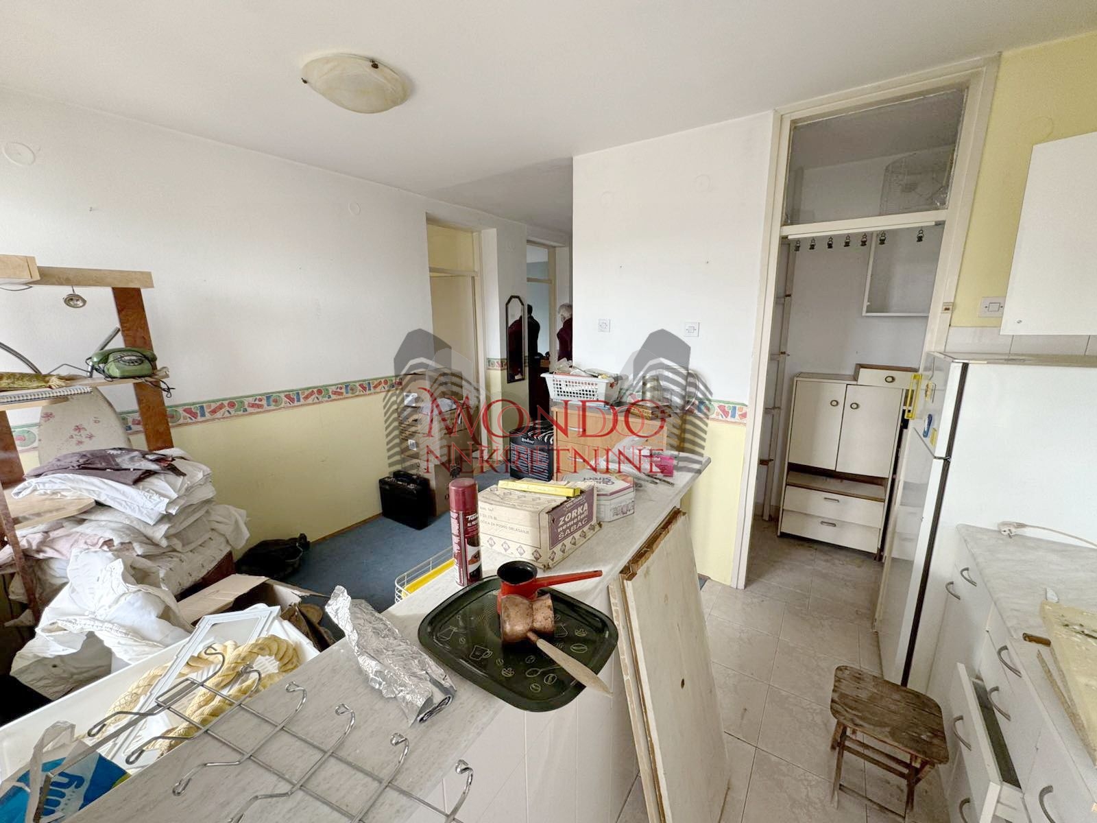 Dvosoban stan u Durlanu preko puta pijace 10