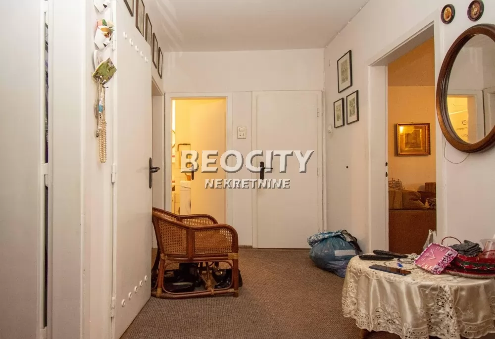 Trosoban stan, 77 m2, Blok 21 ID: 131182 11