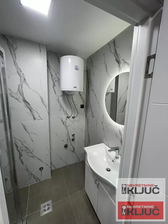 ADAMOVIĆEVO NASELJE, 49m2 + Terasa, Dvosoban, Renoviran 12