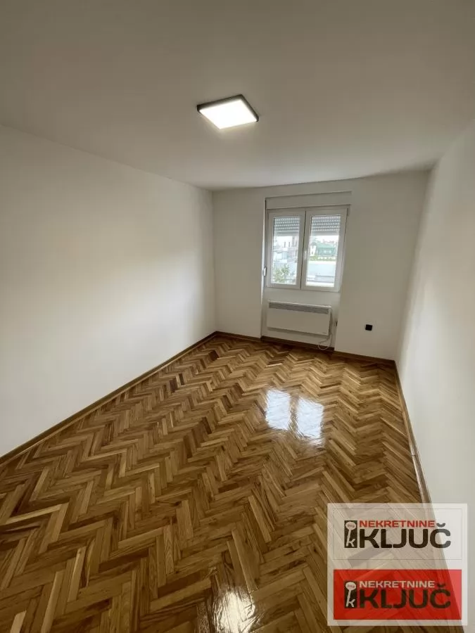 ADAMOVIĆEVO NASELJE, 49m2 + Terasa, Dvosoban, Renoviran 3