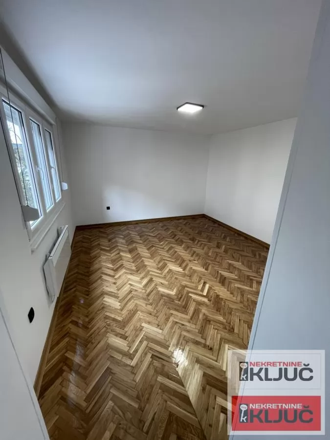 ADAMOVIĆEVO NASELJE, 49m2 + Terasa, Dvosoban, Renoviran 5