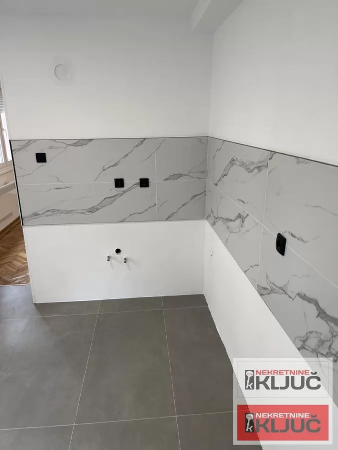 ADAMOVIĆEVO NASELJE, 49m2 + Terasa, Dvosoban, Renoviran 7