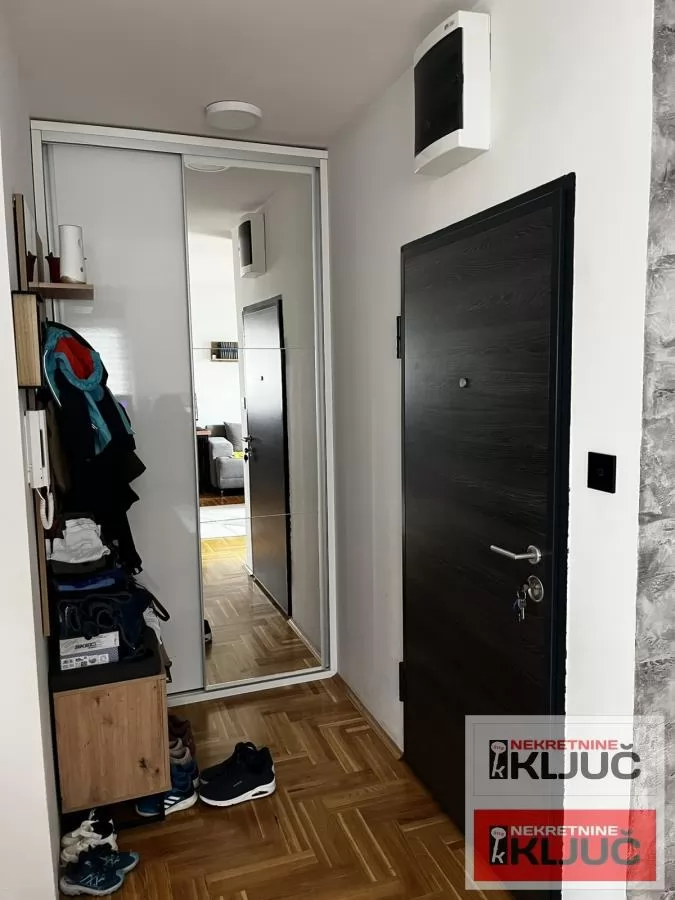 BLIZINA NAJLON PIJACE, 60m2, Dvoiposoban, Polunamešten 10